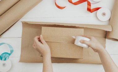 hediye paketi el işi kağıdında