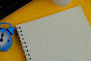 Metin uzayı kavramının şablonu olmayan yapışkan bir not. iş kavramı