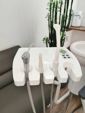 Dişçi hastanesindeki genç kız. Yüksek kalite fotoğraf