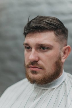 tıraş işlemden önce bir adam portresi