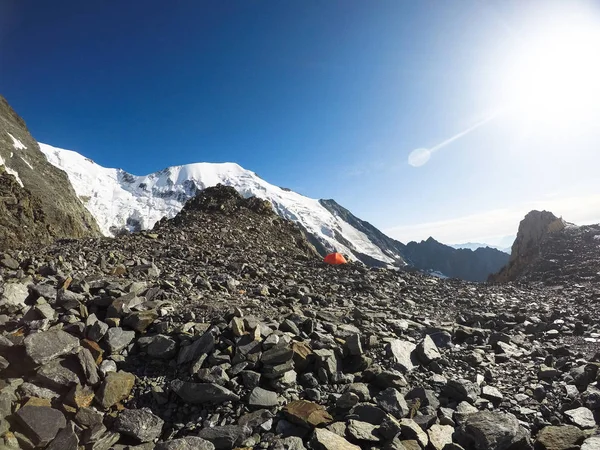 Namiot Turystyczny Wysokogórskie Valey Pobliżu Mont Blanc Francja — Zdjęcie stockowe