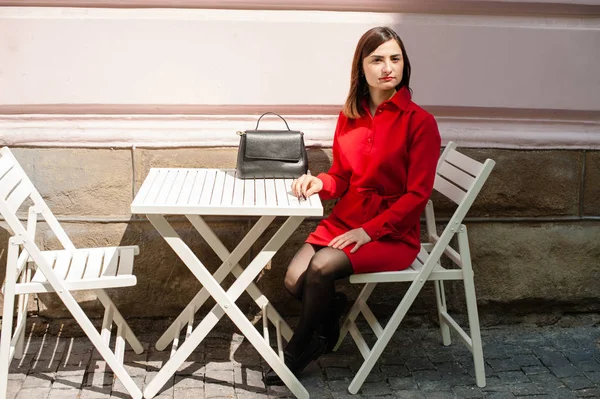 Chicas freelancers que trabajan en la calle — Foto de Stock