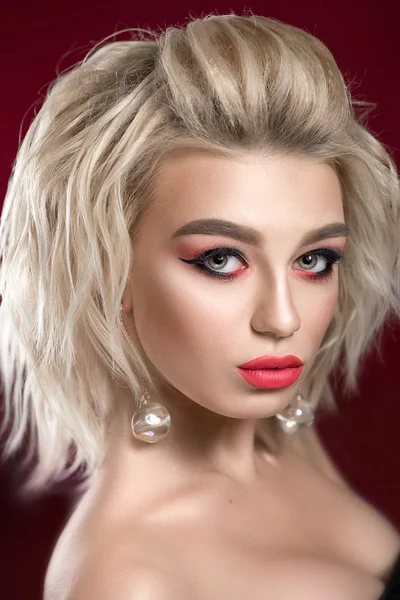 Sexy Joven Hermosa Rubia Con Maquillaje Retrato Belleza — Foto de Stock