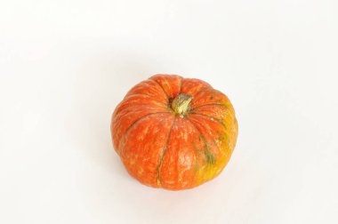 Kabak izole fotoğraf. Beyaz arka planda Turuncu kabak. Kullanım kartpostallar, duvar kağıtları, tekstil, scrapbooking, dekorasyon, davetiyeler, arka plan, tatil için.