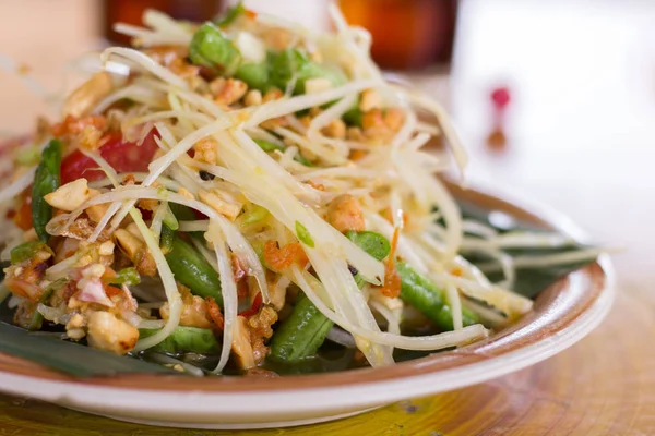 Sso Tam 泰国美味的生木瓜沙拉与独特的味道辛辣 这道菜与西红柿和螃蟹 木瓜沙拉配红辣椒 — 图库照片
