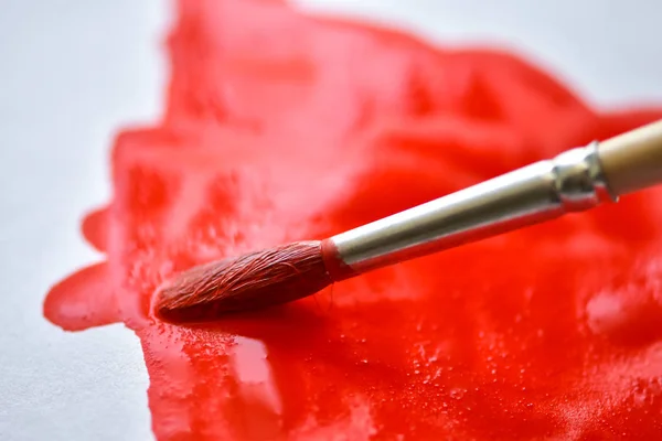 Pincel Arte Com Tinta Aquarela Vermelha — Fotografia de Stock