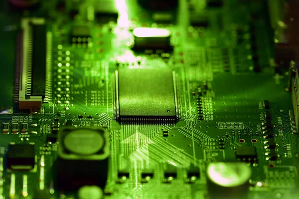 Selective Focus Integrated Electronic Circuit Microprocessor Bright Green Light — Stock Photo, Image