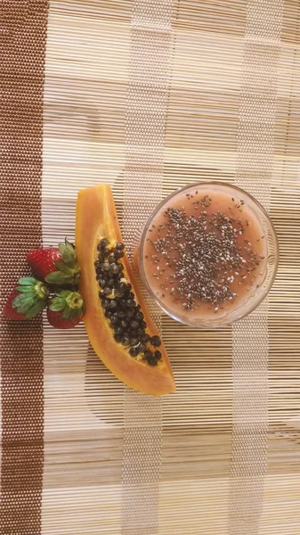 Vegan Vitamin Jordgubb Papaya Och Banan — Stockfoto