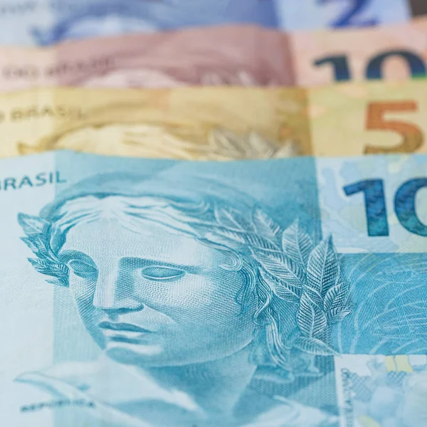 Çeşitli değerleri Brezilya para closeup. Brezilya c ekonomisi