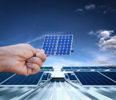 Çatıda fotovoltaik enerji santrali yüklemesini bir residenti