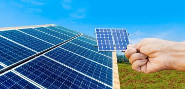 Çatıda fotovoltaik enerji santrali yüklemesini bir residenti