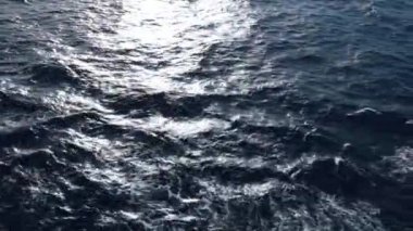 Mavi yeşil su dalgalar deniz arka plan