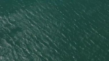 Mavi yeşil su dalgalar deniz arka plan