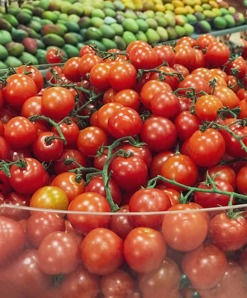 Cereza de tomate en la tienda de comestibles —  Fotos de Stock