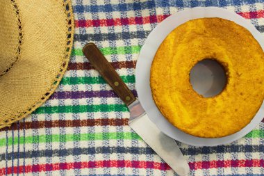 Kek Mısır. Junina partisinin tradicional tatlı .