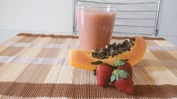 Vegan Vitamin Table Strawberry Papaya Banana Mix — Stock Photo, Image
