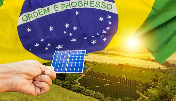 Painel Solar Imagem Conceito Instalação Fotovoltaica Com Bandeira Brasileira Pôr — Fotografia de Stock