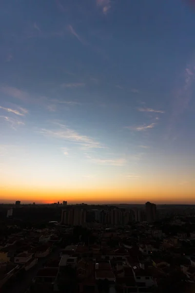 Vycházející Slunce Siluetou Budov Panorama Města — Stock fotografie