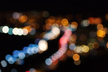 Renkli bokeh şehir ışıkları, soyut arkaplan konsepti resmi