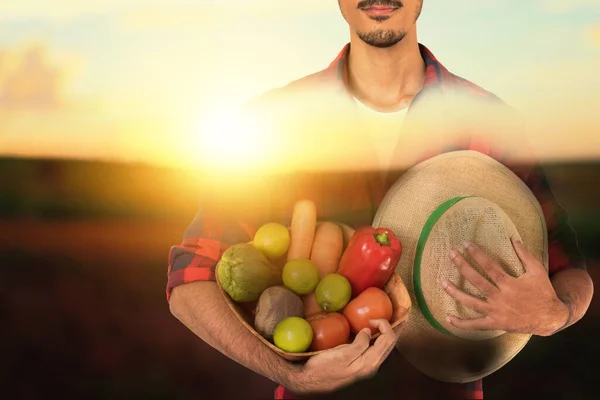 Agricultor Atardecer Aire Libre Hombre Con Sombrero Fondo Borroso Atardecer — Foto de Stock