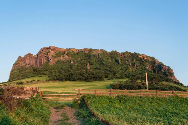 Sangumburi krater sunset Bulvarında Jeju Adası'nda görüntüleyin.