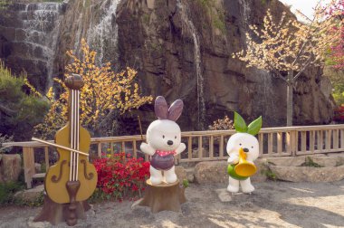 Pocheon, Güney Kore 10, Mayıs, 2017: sevimli maskotları ot Adası, Akdeniz otlar büyüyen üzerinde odaklanan bir turistik 