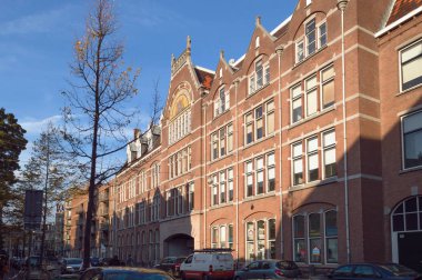 Eski güzel bina Q-Park Muzenplein cephe 