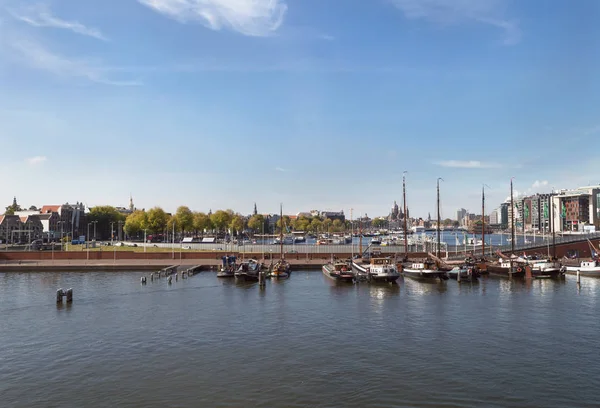 Amsterdam Nederland Oktober 2018 Cityscape Van Amsterdam Met Dok Boten — Stockfoto