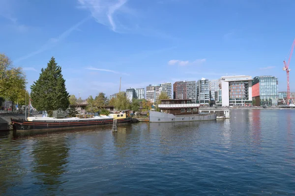 Moderne Skyline Van Amsterdam Met Boten Zonnige Oktober Dag — Stockfoto