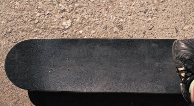 Yukarıdaki basit kaykay üzerinde göster