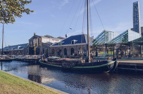 Antiek schip voor stoom restaurant in Den helder — Stockfoto