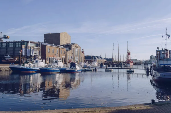 Zicht op Canal Infront van Museum Reddingmuseum Dorus Rijkers — Stockfoto