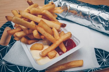 f taze yapılmış sıcak patates