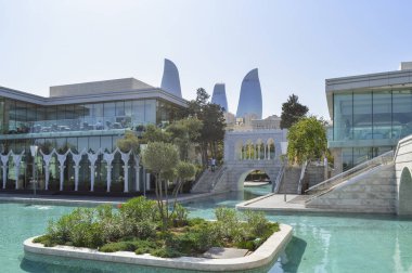 mini venedik binaları ve alev kuleleri görünümü