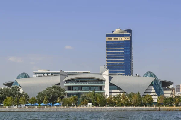 view of whole building facade of Park Bulvar Mall