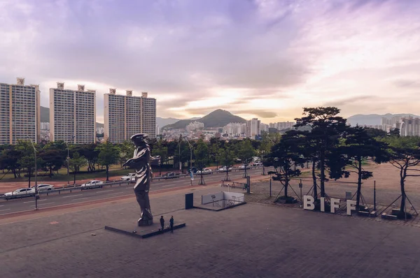 Vista sobre el paisaje urbano de Busan desde el Centro de Cine — Foto de Stock