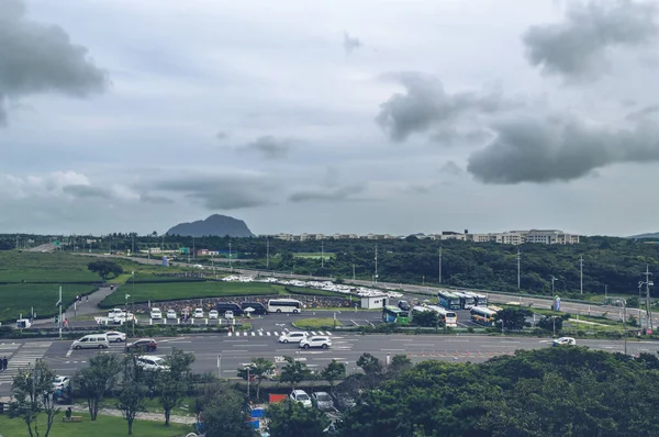 View from osulloc tea museum on parking and Jeju landscape — Stock Photo, Image