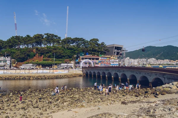 2019年9月14日 松島ビーチで遊ぶ山 ケーブルカー 韓国人との街並みビュー — ストック写真