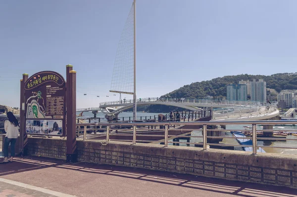 2019年9月14日 松島ビーチでの海外ウォーキングブリッジの眺めと近くの地域の地図 — ストック写真