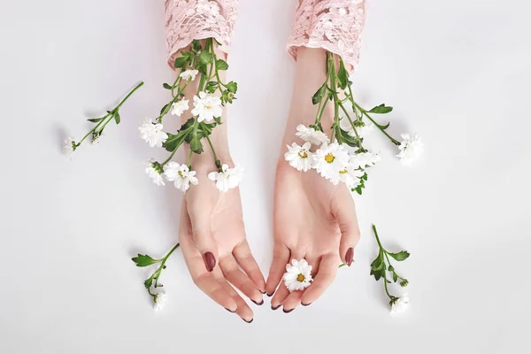 Cosmética Belleza Natural Con Extracto Flor Producto Verano Mano Mujer — Foto de Stock