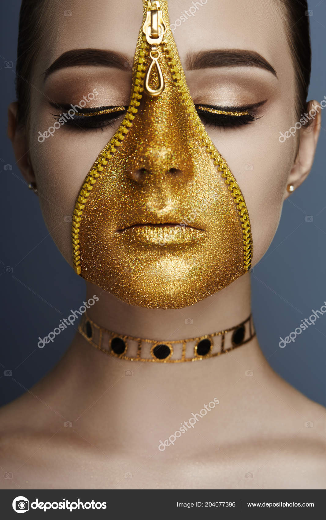 Criativa Rosto Maquiagem Sombrio Menina Golden Cor Zíper Roupas Pele — Foto  © angel_nt #204077396, image size:1066x1700
