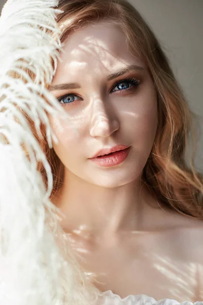 Girl White Light Dress Curly Hair Big Feather Her Face — Stock Photo, Image