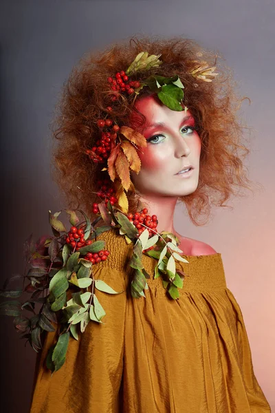 Retrato Arte Das Mulheres Outono Seu Cabelo Cores Vivas Queda — Fotografia de Stock