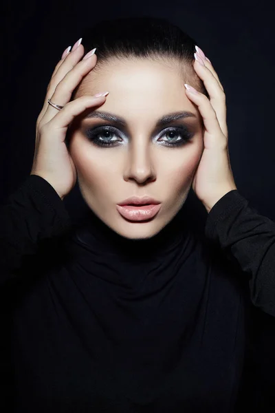 Klassiska Sotig Makeup Kvinna Ansikte Vackra Stora Ögon Mode Perfekt — Stockfoto