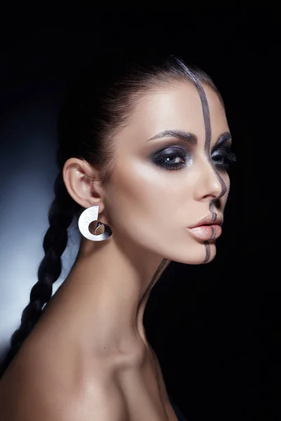 Kreativa Makeup Kvinna Ansikte Vackra Stora Ögon Mode Perfekt Makeup — Stockfoto