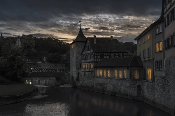 Increíble Escena Nocturna Con Una Pequeña Ciudad Schwabisch Hall Con —  Fotos de Stock