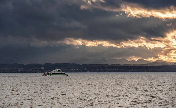 Βόλτες Σκάφος Στη Λίμνη Bodensee Για Μια Κρύα Ημέρα Του — Φωτογραφία Αρχείου