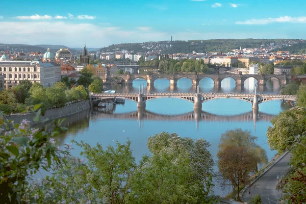 Río Principal Praga Puente Carlos Vista Panorámica Día Soleado Primavera —  Fotos de Stock