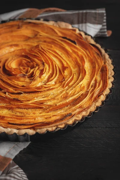 Tarta americana con batatas, en forma de flor — Foto de Stock