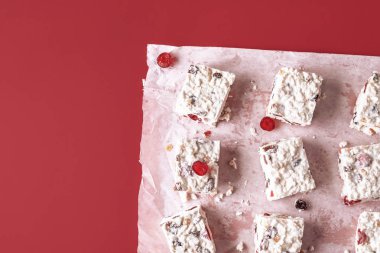 Hindistan cevizi ile kurutulmuş meyve li kek. Avustralya beyaz Noel pastası